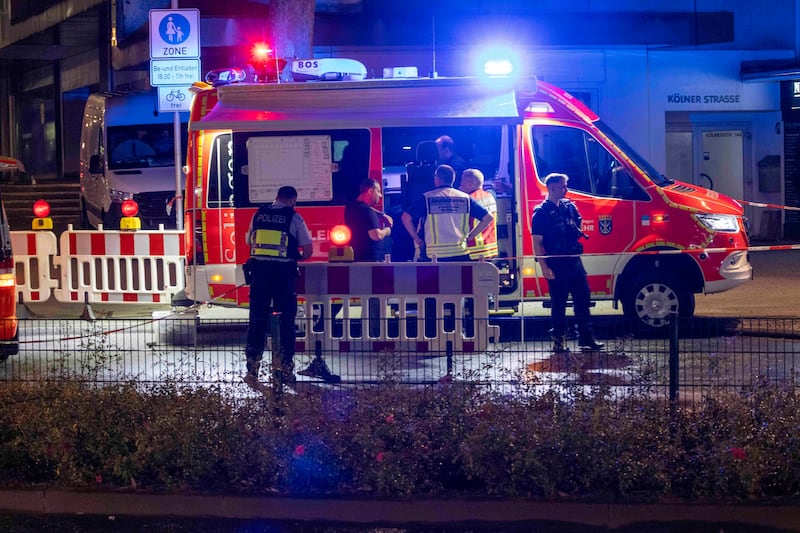 Attentato a Solingen, Germania: 3 morti e uomo in fuga 8