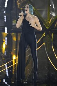 Sanremo 2024: ecco il look della terza serata del Festival di Rose Villain 5