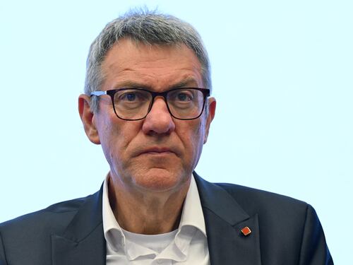 Contro il governo Meloni (e il buon senso): gli scivoloni di Landini e della Cgil
