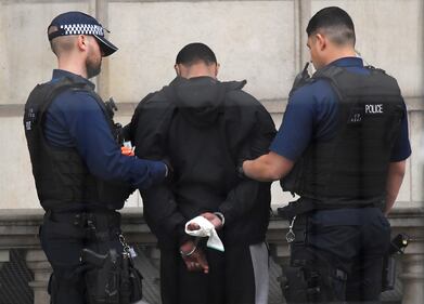 Arrestato uomo armato di coltelli vicino a Westminster 5