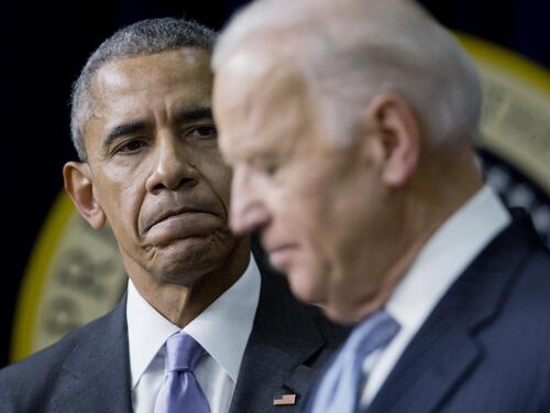 "Ne sarebbe geloso". L'inaspettata rivalità tra Biden e Obama