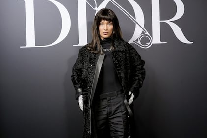 Bella Hadid sexy in passerella, foto 11