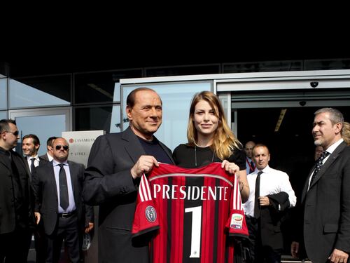 La rabbia c'è, ma viene dopo. Berlusconi compatta il Milan