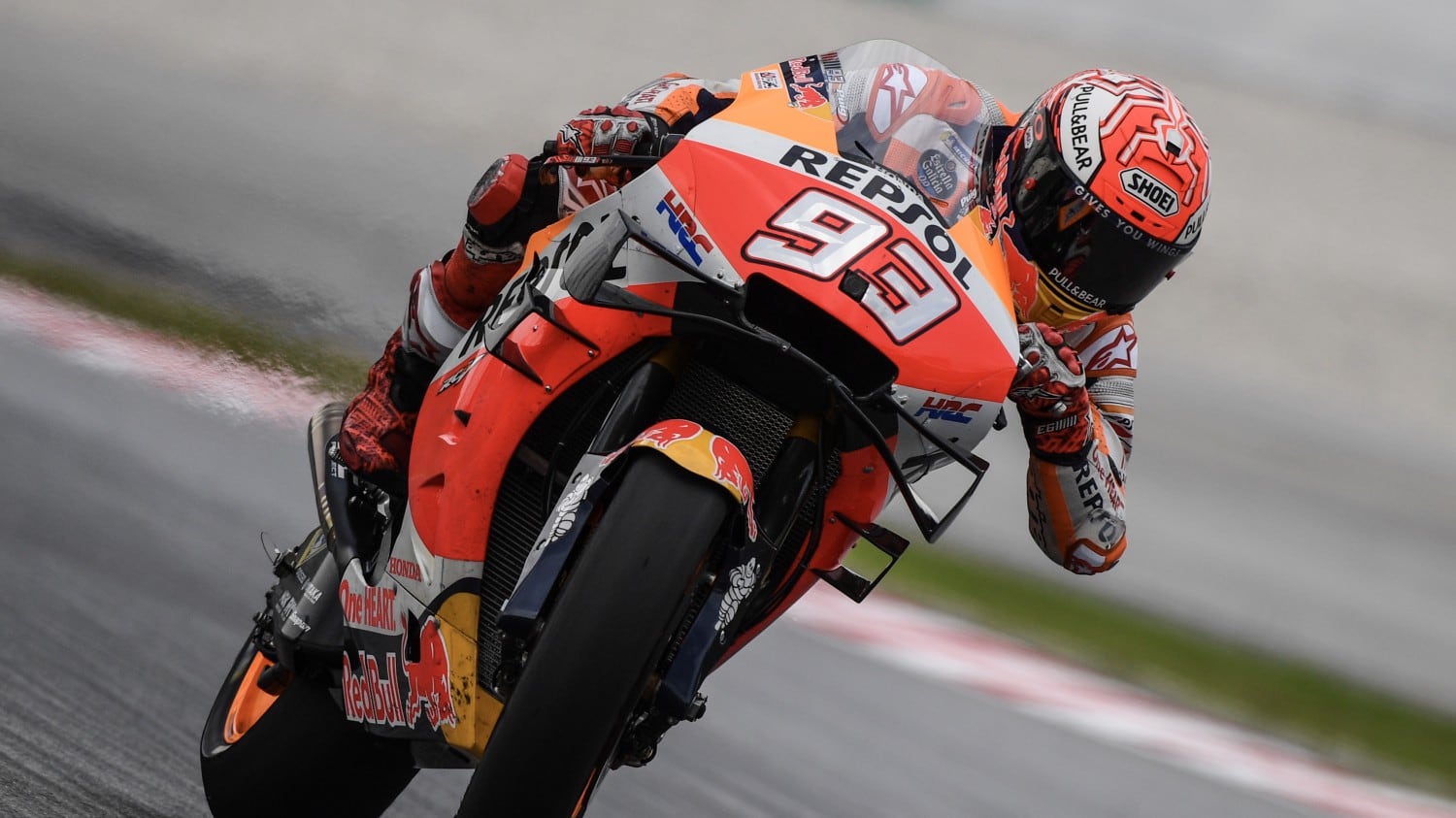 Marquez, piccole lesioni alla rotula dopo la caduta: domani sarà al via