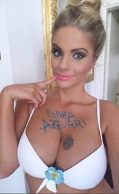 Francesca Cipriani: "Ho un Pikachu nel seno" 13