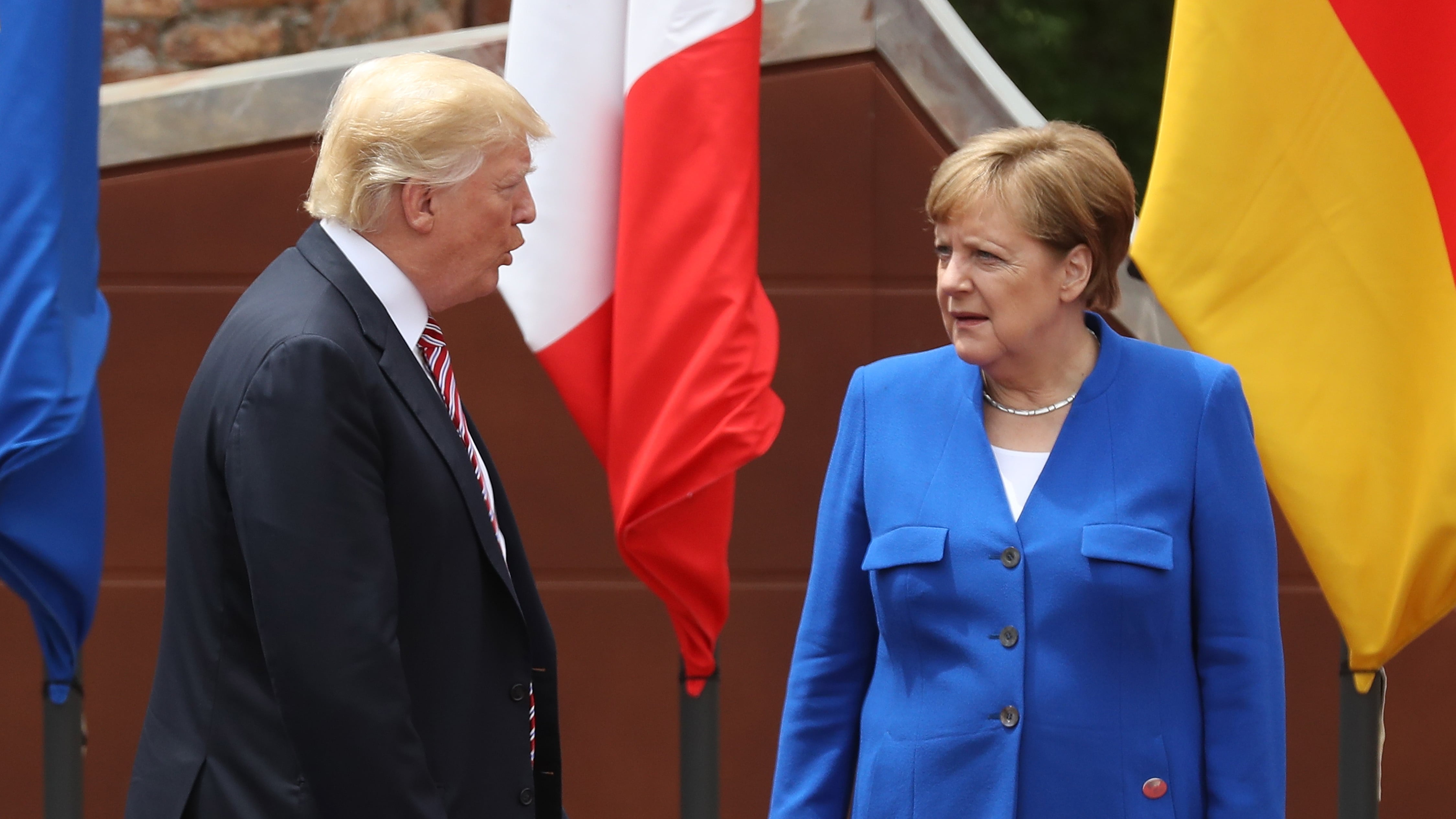 Ma Berlino rincara la dose: "Trump ci sta indebolendo"