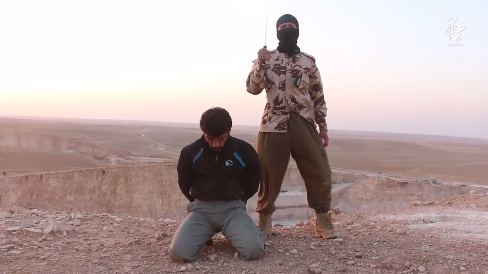 "Ora gli uomini dell'Isis si travestono da donne per lasciare il Califfato"