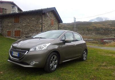 Peugeot 208 1.2 VTi 4
