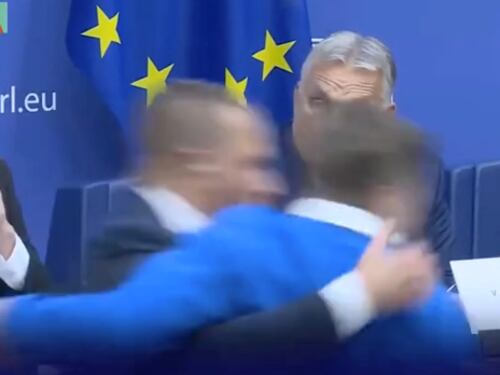 Urla e tentativo di aggressione contro Orban: fermato un giovane al parlamento Ue