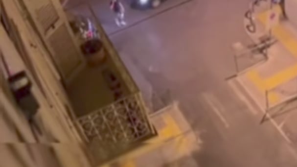 "Va bene, è morto". La furia di tre ragazzi stranieri contro un ventenne disabile