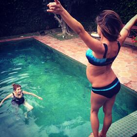 Elisabetta Canalis sexy dopo la gravidanza su Instagram 9