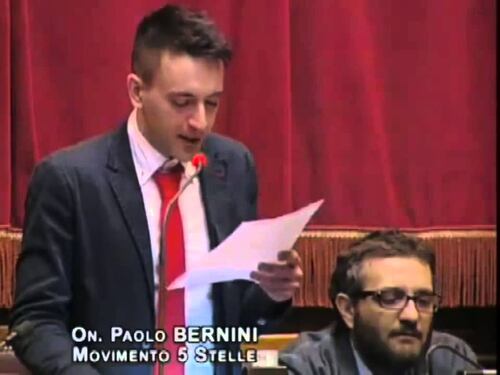 "Indosso scarpe di cannabis e cinture fatte con i copertoni"