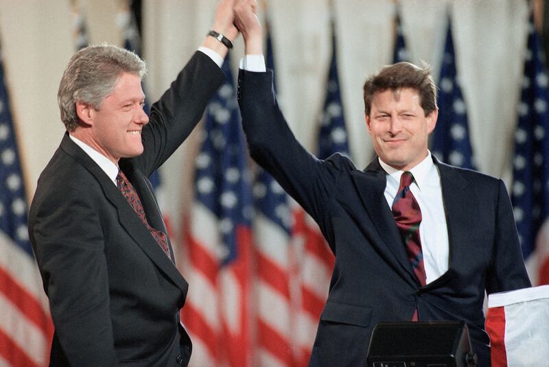 Bill Clinton e al Gore celebrano la vittoria presidenziale del 1992
