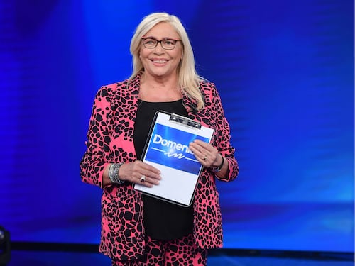"Sarà la mia ultima stagione". Mara Venier annuncia in lacrime l'addio a Domenica In