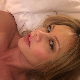Anna Falchi sexy su Instagram: gli scatti dell'attrice tifosa della Lazio 6