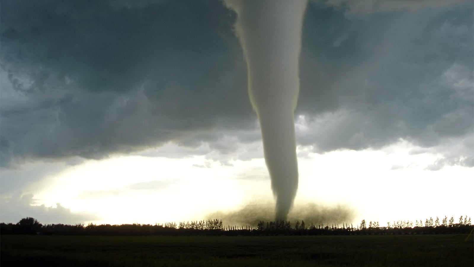 In Italia sempre più tornado e trombe marine: almeno cento all'anno