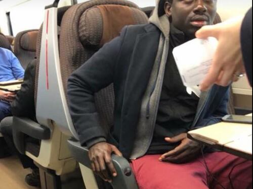 "Immigrato senza biglietto sul treno". Ma Trenitalia smentisce