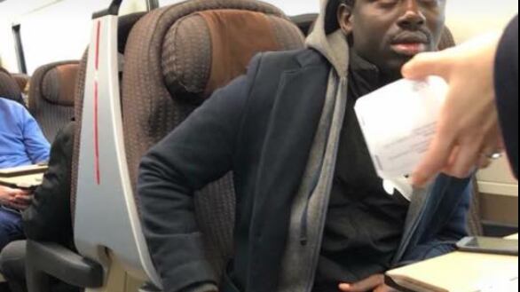 "Immigrato senza biglietto sul treno". Ma Trenitalia smentisce