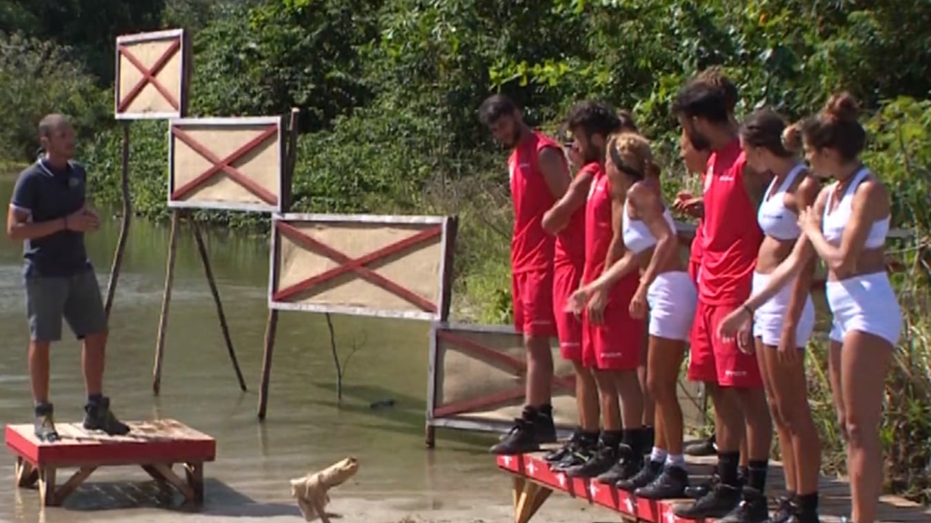 Isola dei Famosi, Jo Squillo lancia un cocco contro Alvin