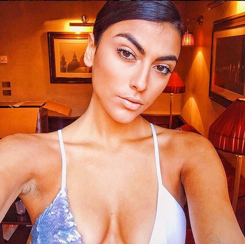 Giulia Salemi sexy tra pubblico e privato 10