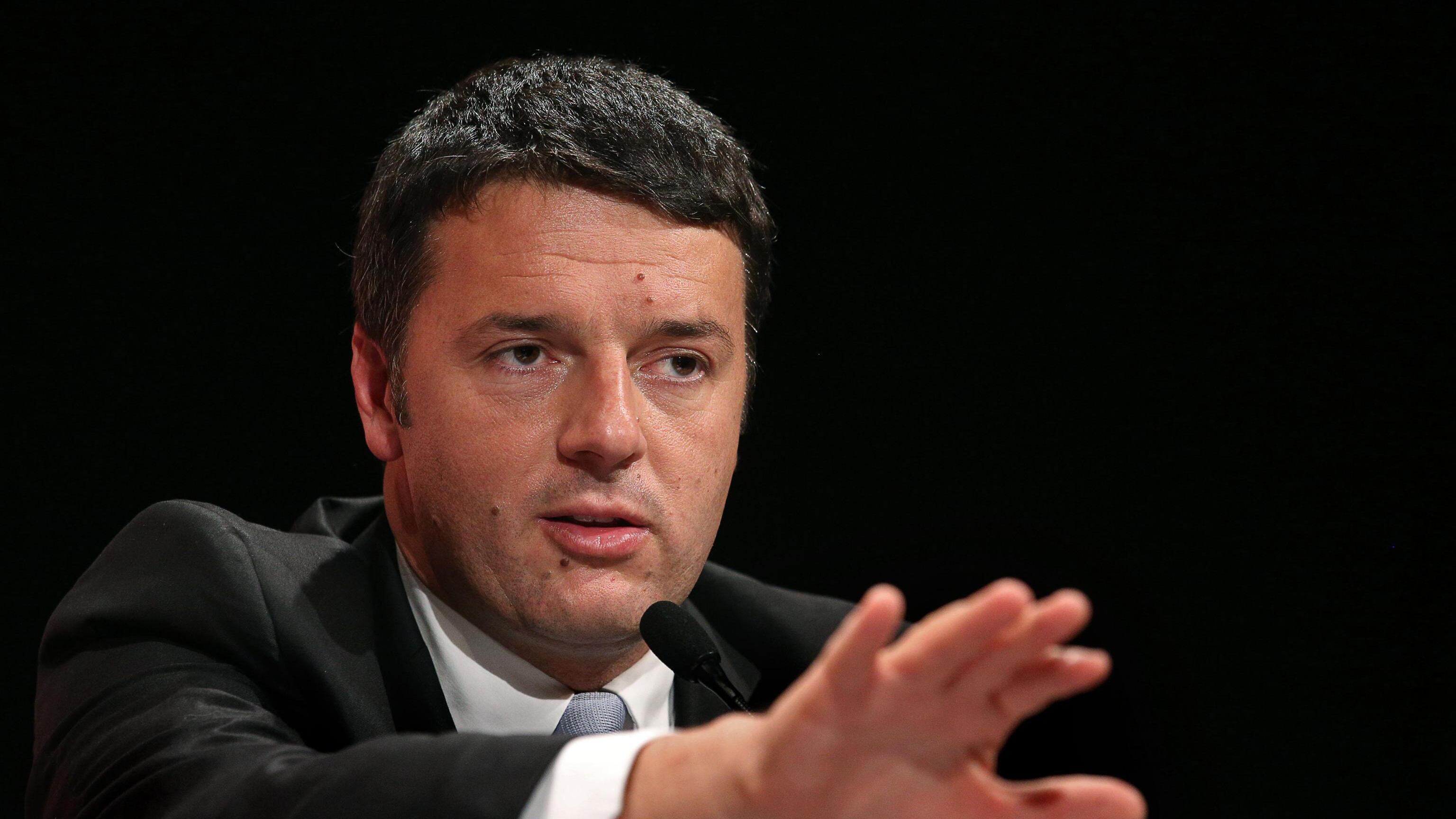 Legge elettorale, domani Berlusconi incontra Renzi. L'ira dei bersaniani: "Se firma accordo col Cav, finisce il governo"