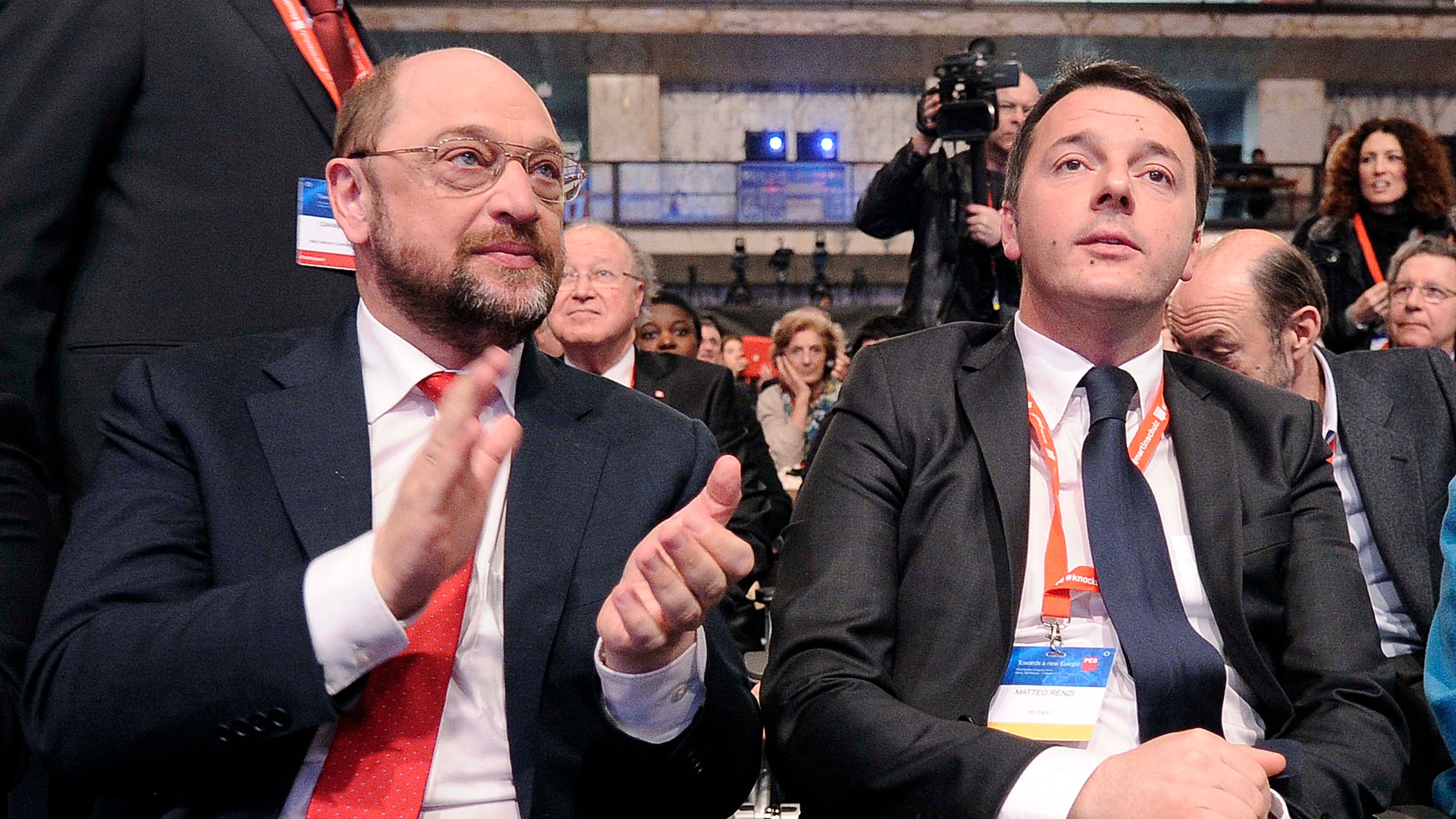 Ue e Germania promuovono Renzi: "Misure molto positive"