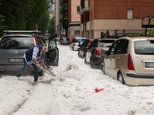 Tregua già finita, il meteo precipita: dove e quando tornano temporali e grandinate