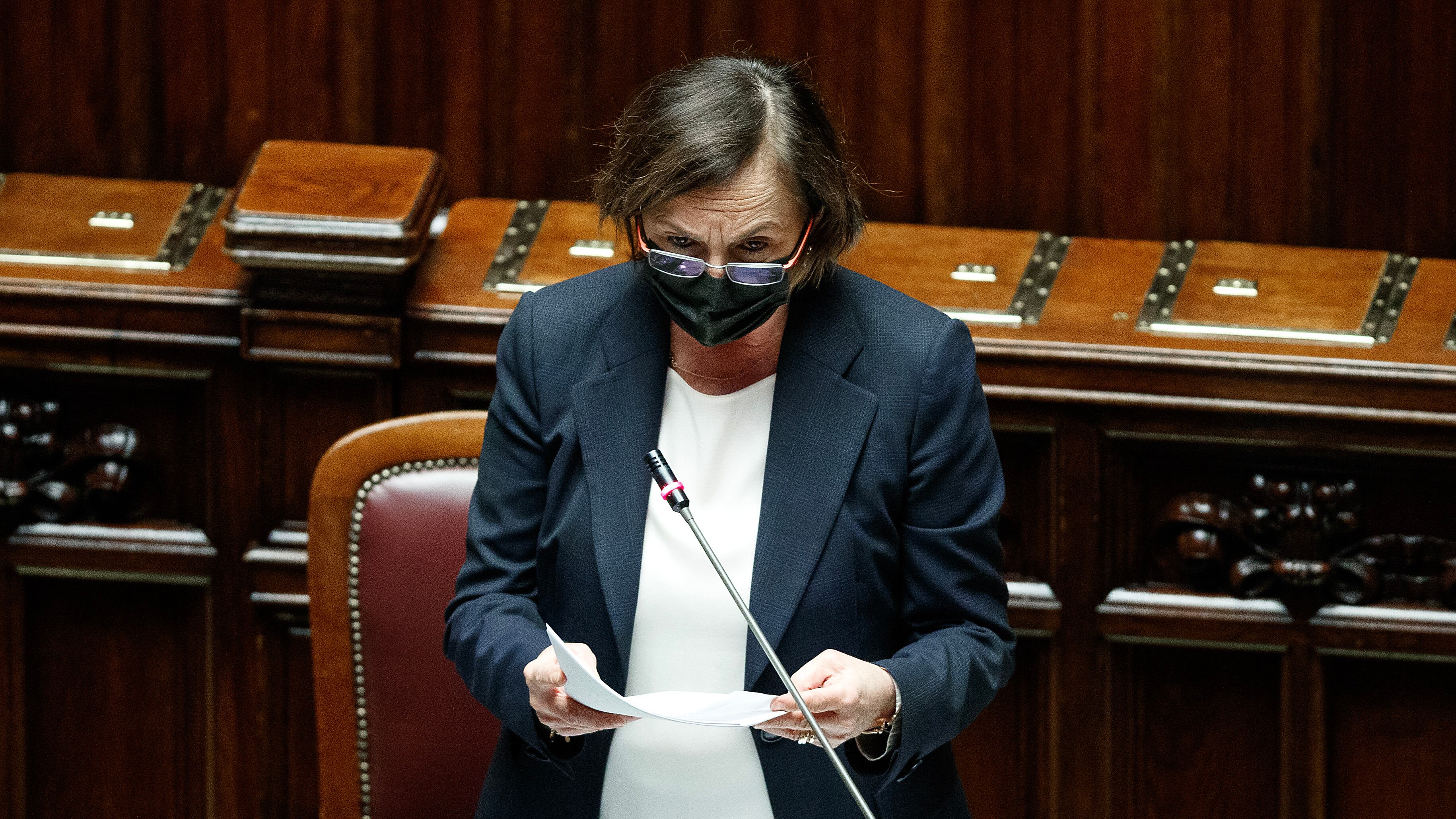 "150mila firme contro di lei": Lamorgese finisce all'angolo