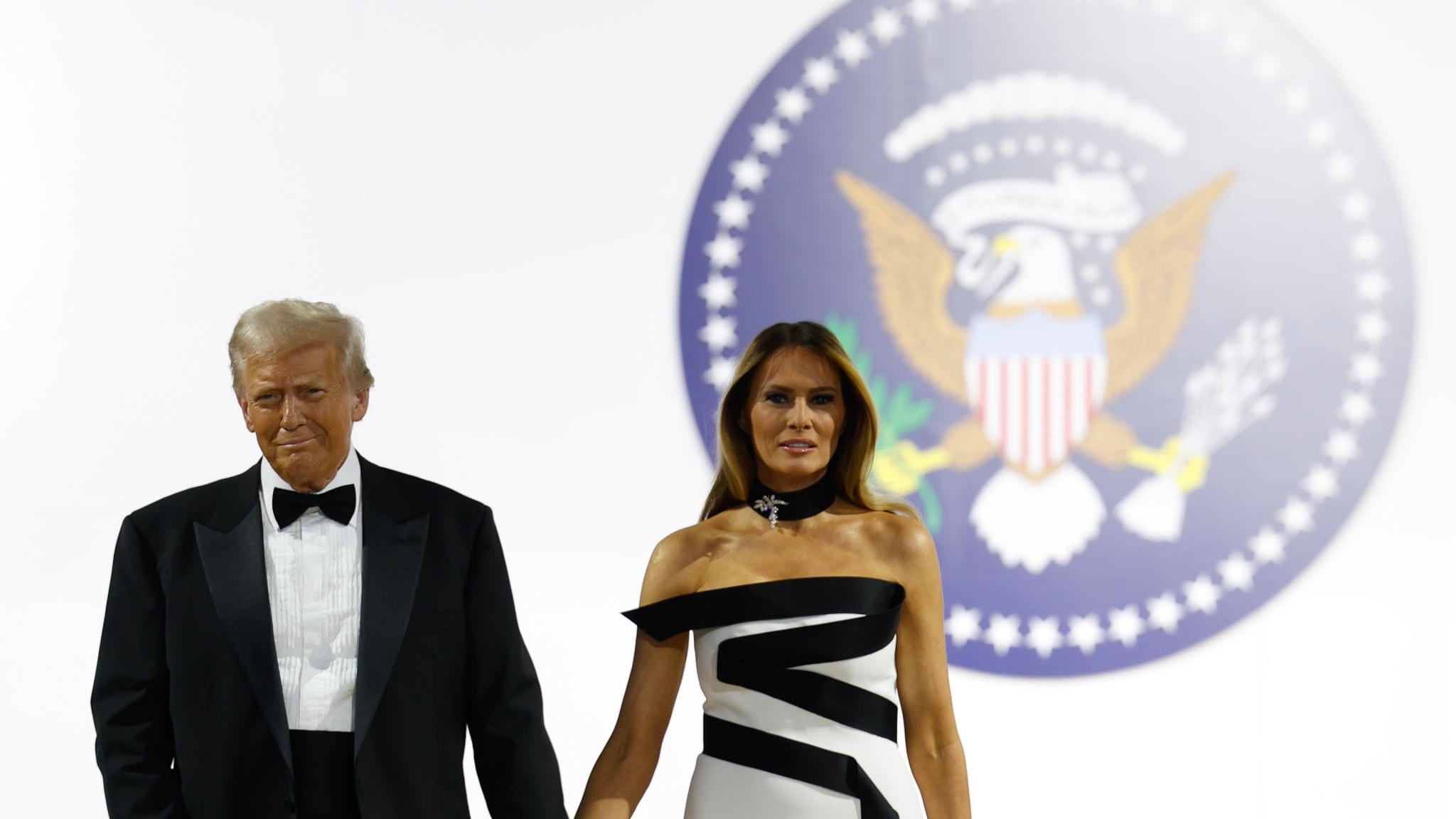 "Torna l'età dell'oro. Finito il nostro declino. Dio mi ha salvato per rendere l'America un'altra volta grande"