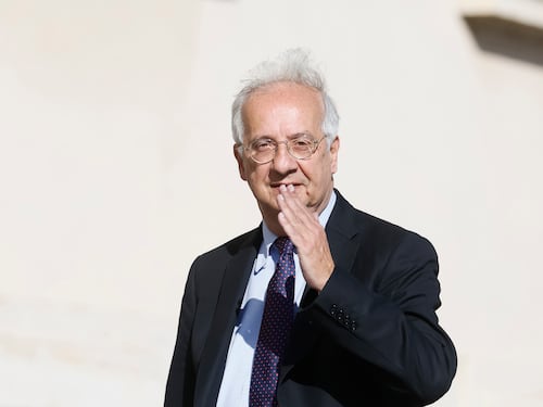 Veltroni guarda al Colle e attacca i suoi