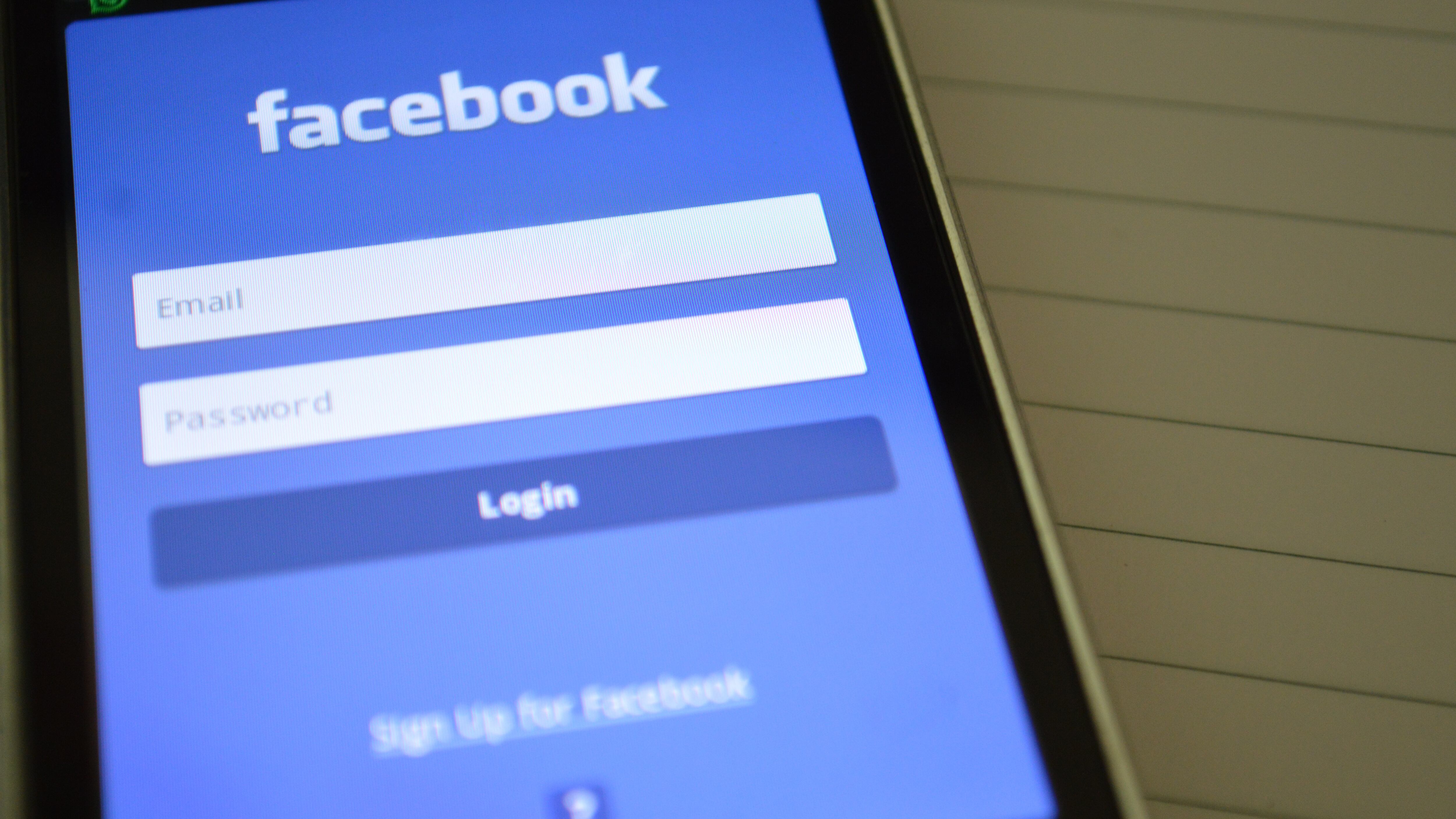 Facebook e Instagram down: blackout social in tutto il mondo