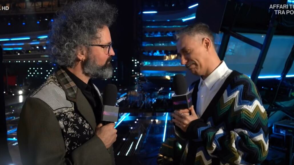 Gabriele Corsi scoppia a piangere mentre intervista Cristicchi. Cosa è successo al Prima Festival