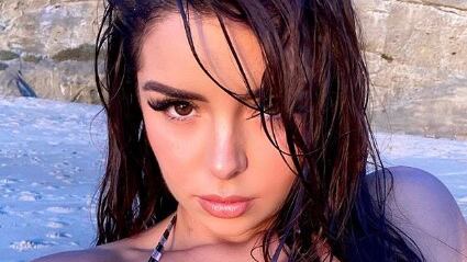 Demi Rose distrutta, perde entrambi i genitori