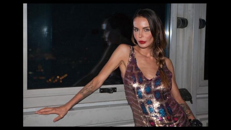Nina Moric, battute e foto sexy su Facebook 32