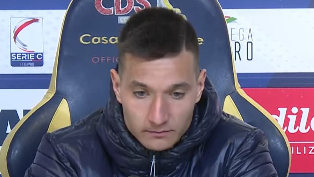 "Salvata dalla borsa", la madre del portiere Sorrentino ferita in casa durante una rapina