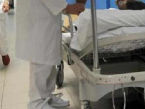Affidano il figlio ai medici, muore in ospedale per un'influenza