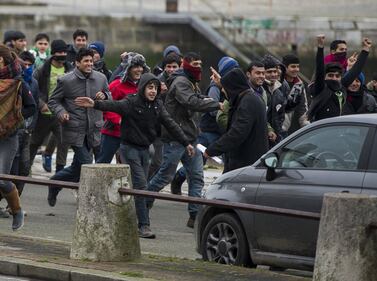 Calais, la rivolta dei migranti 1