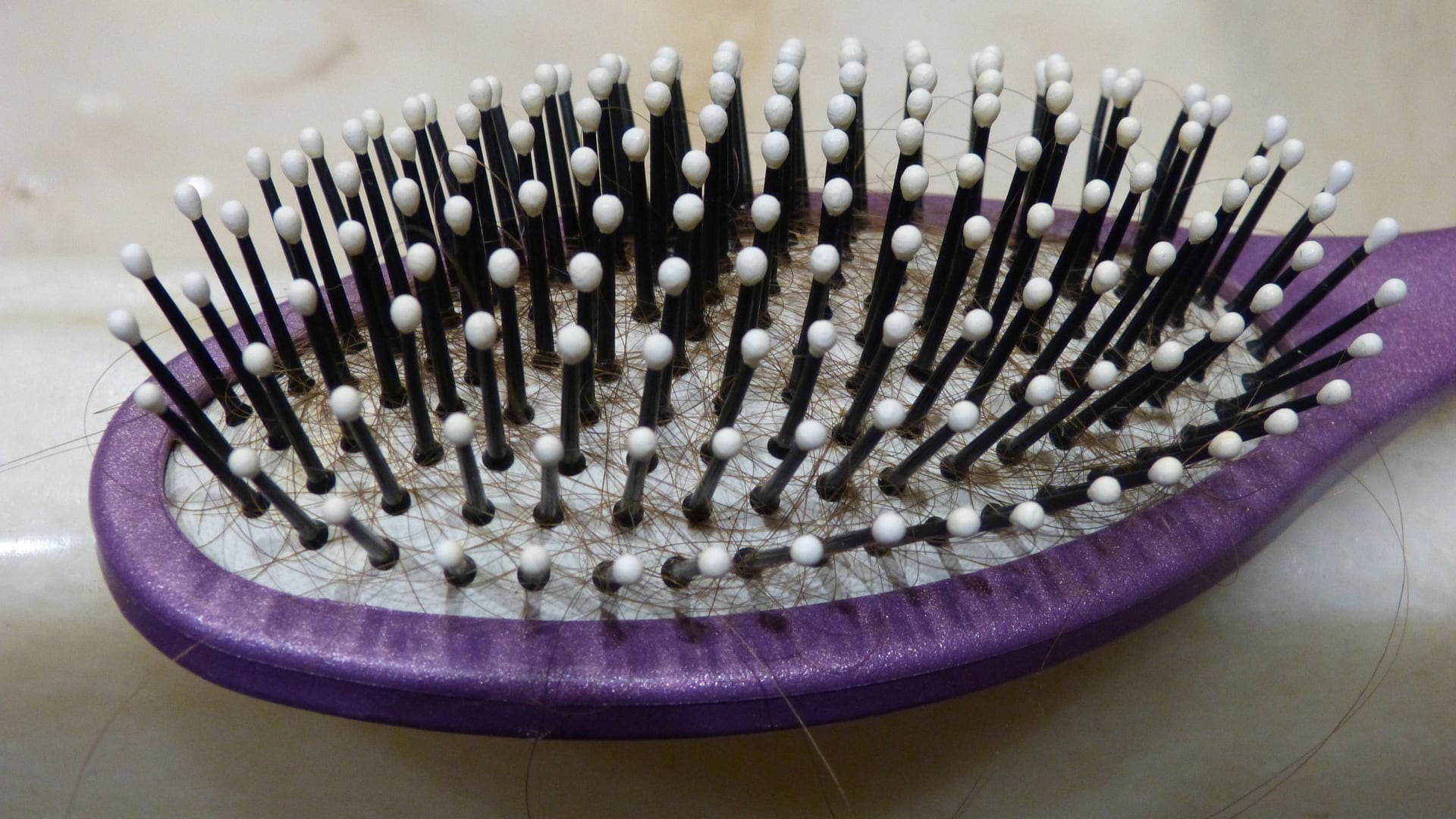 Capelli: come affrontare la caduta in autunno