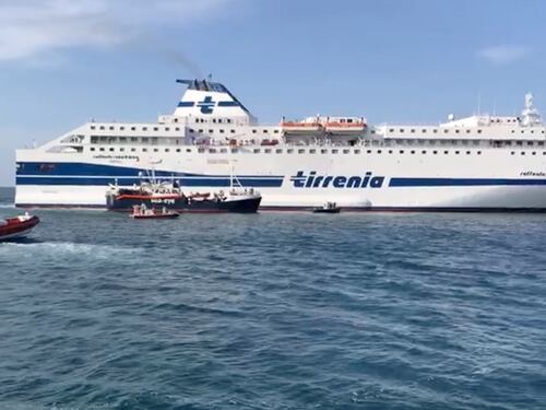 Salvini: "Il traghetto con cinema e solarium. Ecco la quarantena dei migranti"
