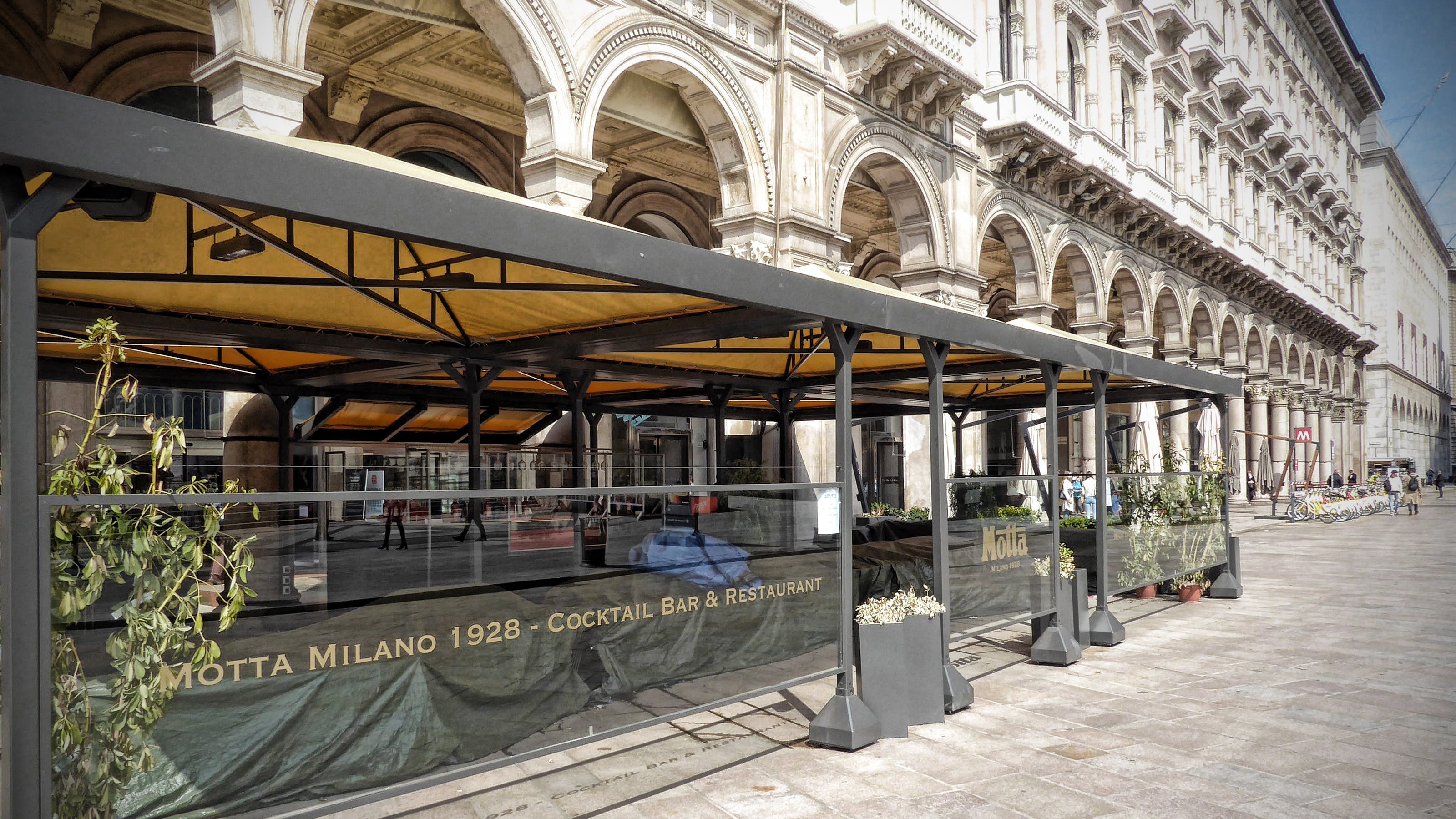 Caffè al banco: si può bere o scatta la multa?
