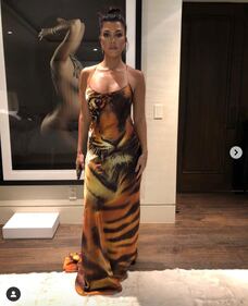 Kourtney Kardashian ricorda il Giappone, foto 11