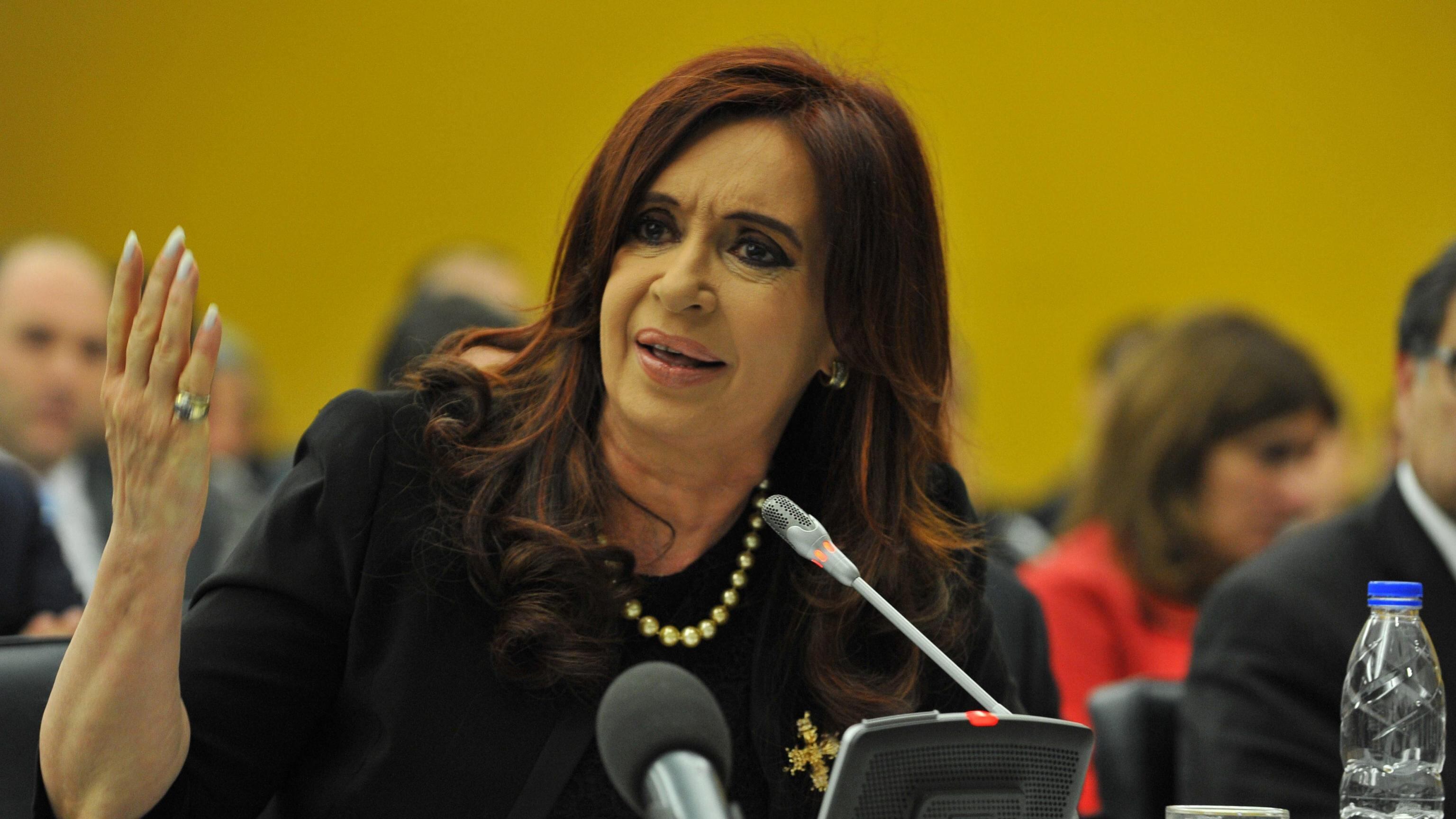 La "presidenta" in crisi rilancia sulle Falkland