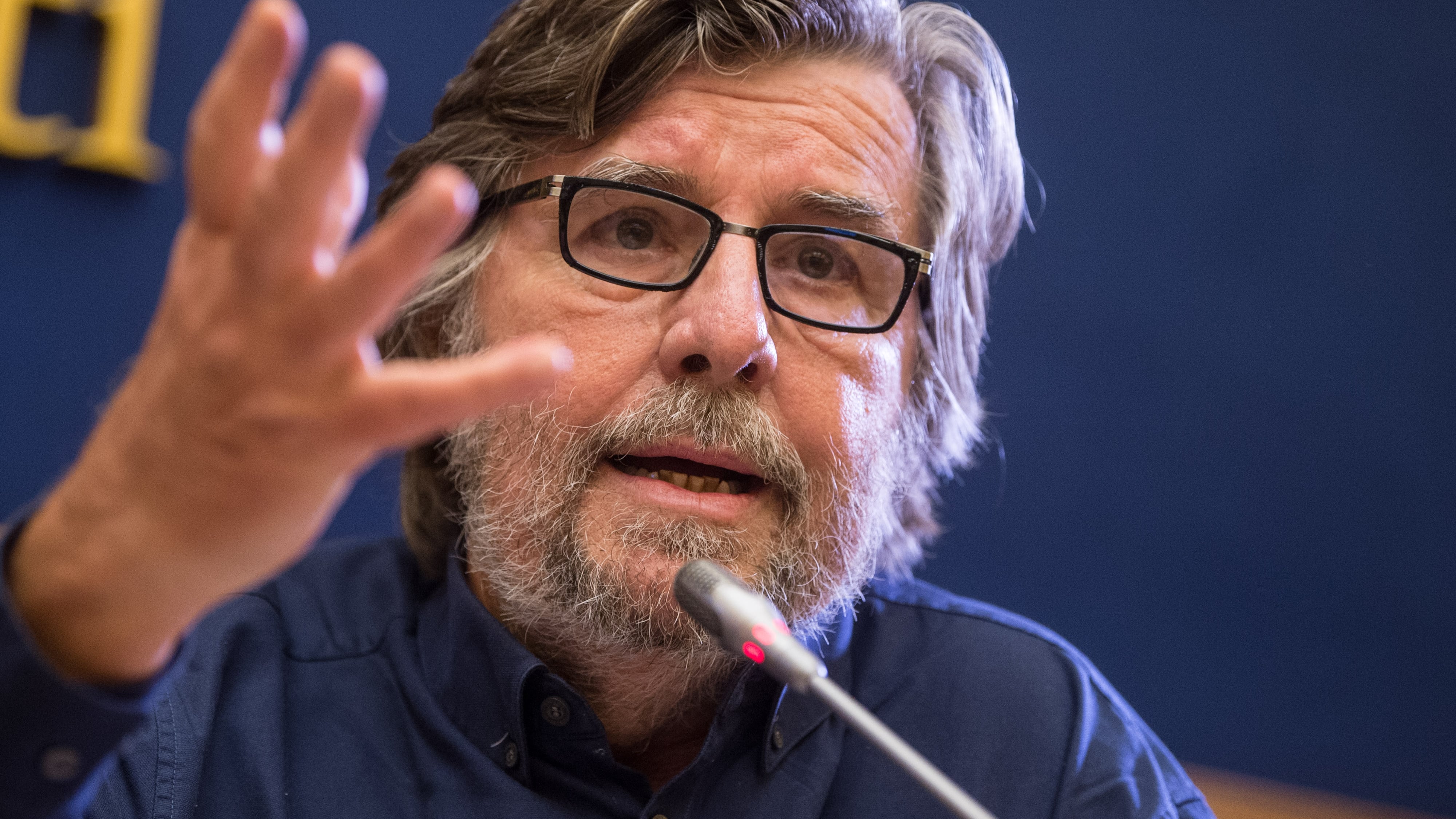 Il Pd si sfila dalla trattativa. E l'"Unità" chiude ancora