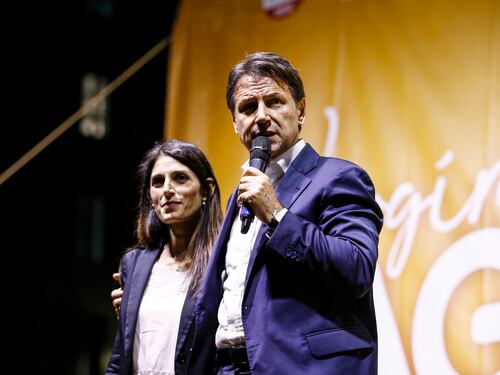 L'ultima tentazione di Grillo: Raggi e Appendino vice