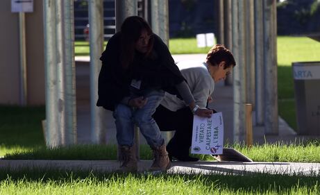 Adro, la rimozione dei cartelli con il Sole delle Alpi 6