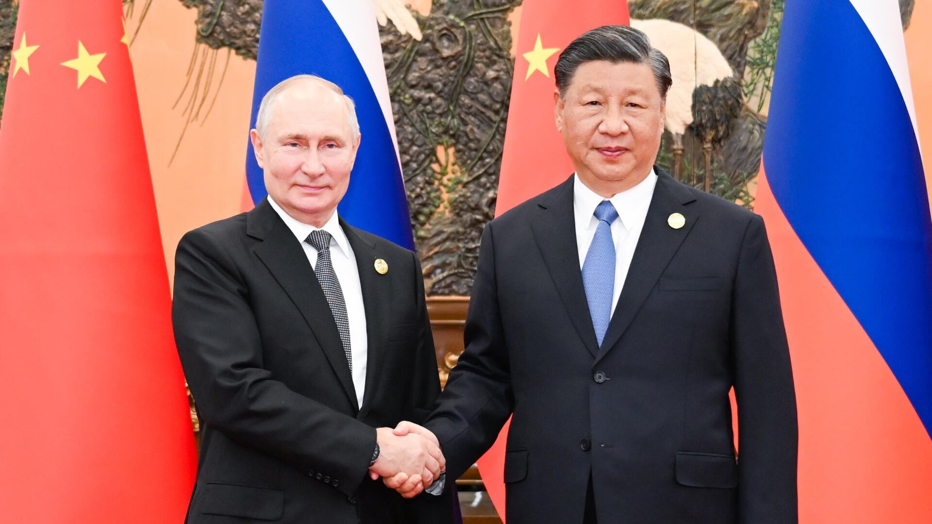 "Si stanno già spartendo l'Ucraina": le strane mosse di Cina e Russia