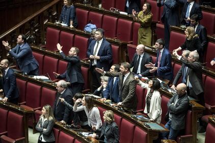 Fiano dà in escandescenze in Aula 7