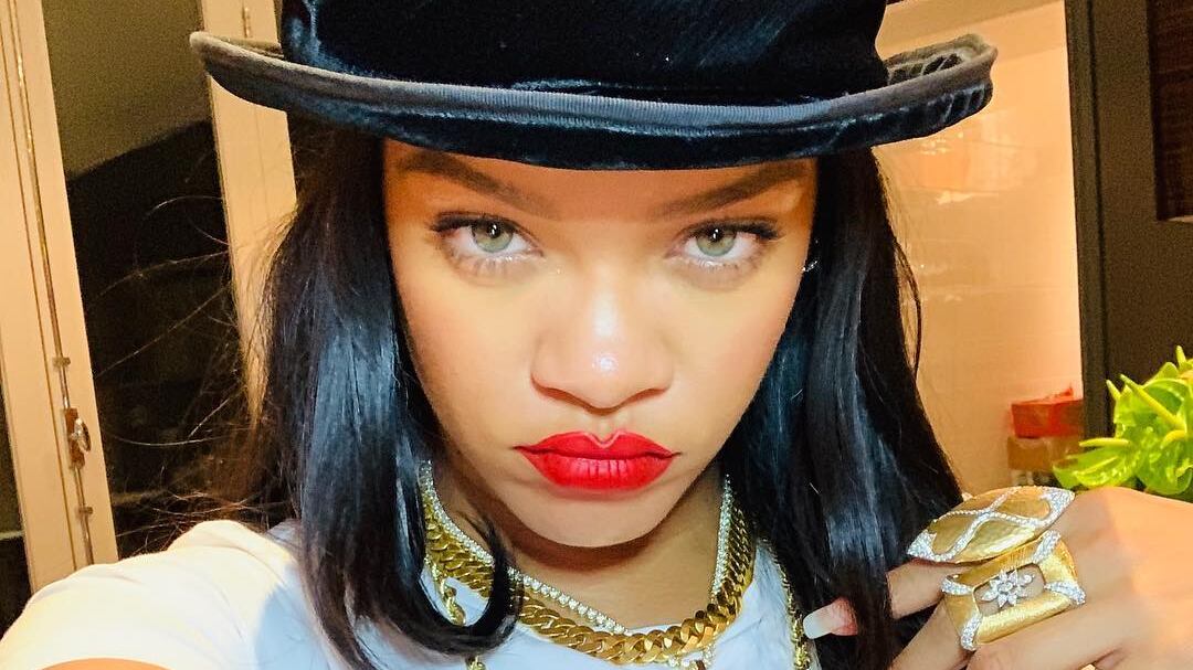 Rihanna: “Scusatemi, ho bisogno di staccare”