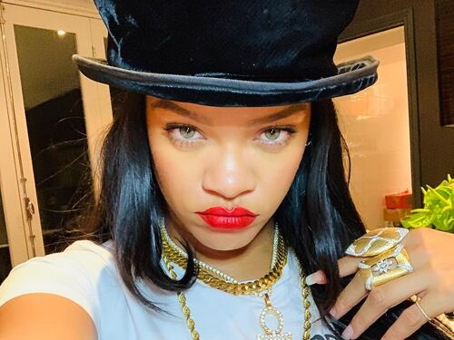 Rihanna: “Scusatemi, ho bisogno di staccare”