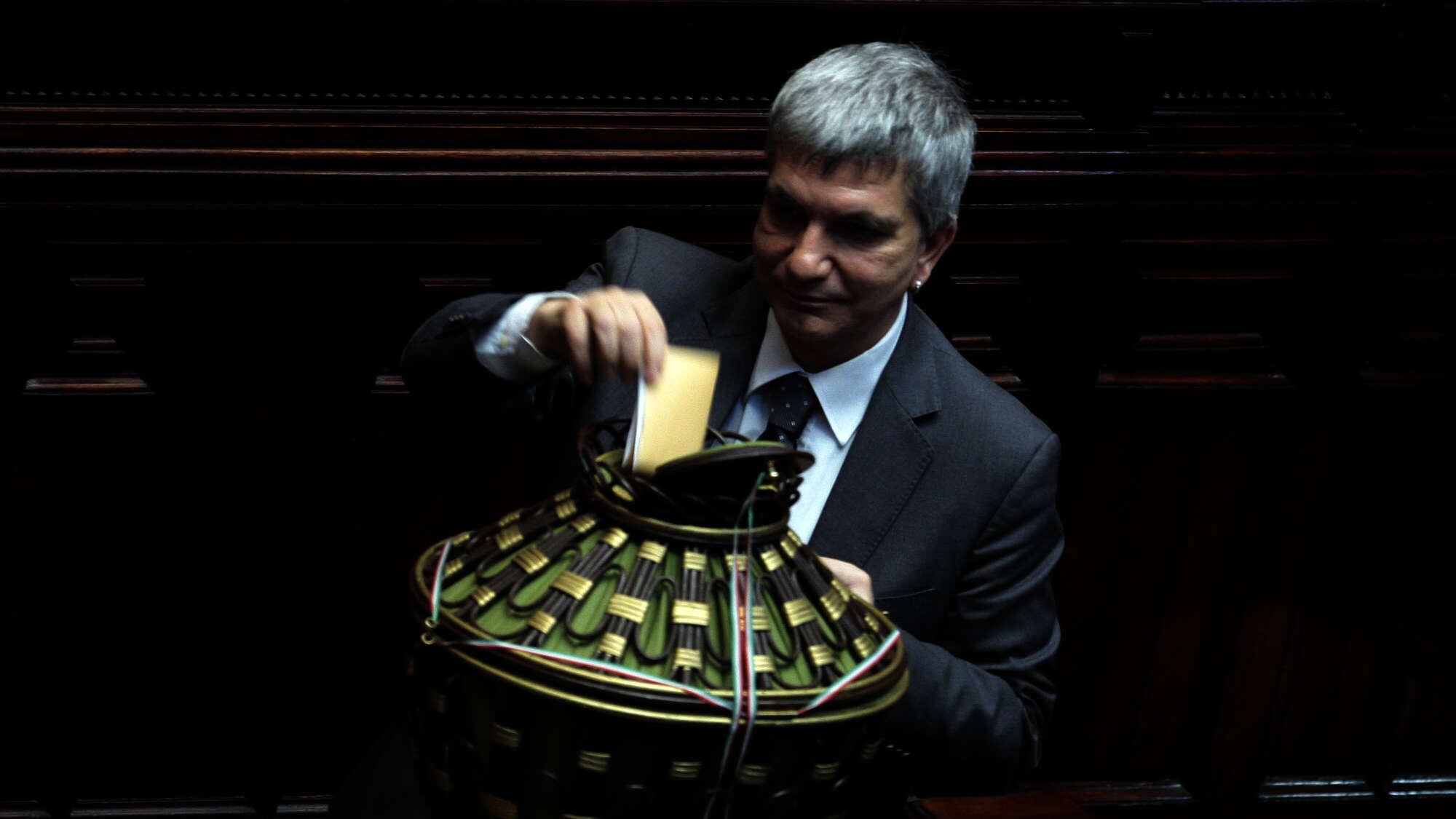 I vendoliani già tradiscono e si piegano a Grillo